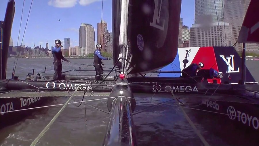 Race 3: Blair Tuke and Guy Endean try to get ETNZ free from the starting mark.